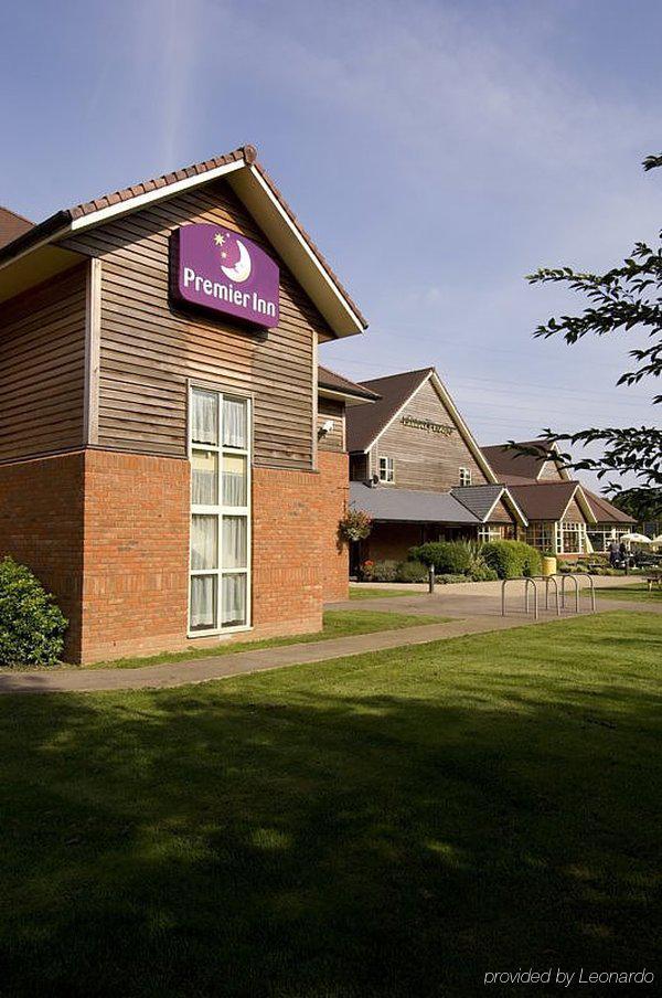 Premier Inn Tewkesbury Bagian luar foto