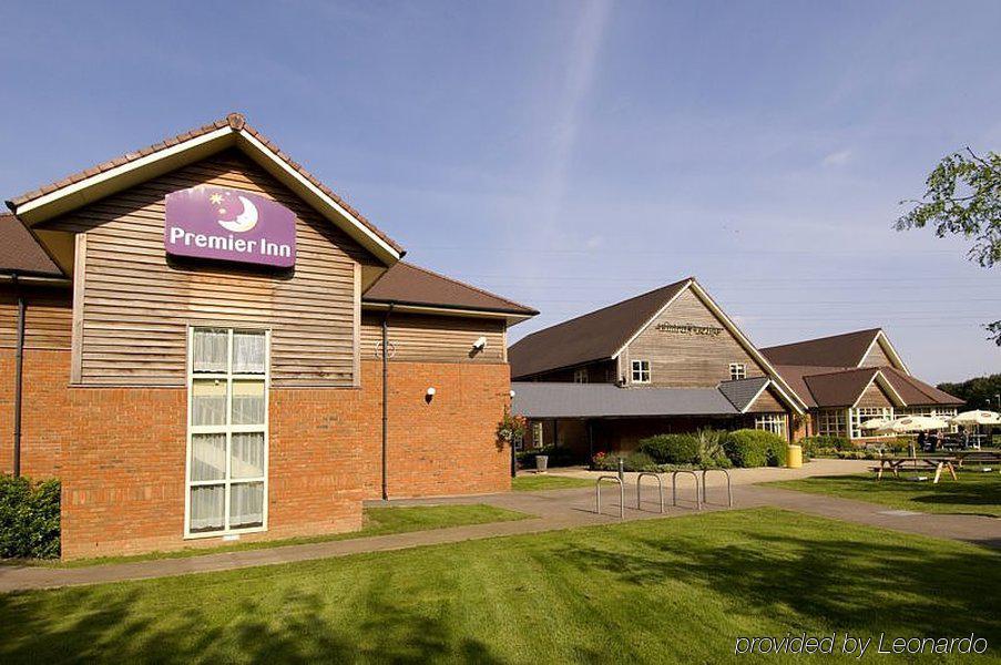 Premier Inn Tewkesbury Bagian luar foto